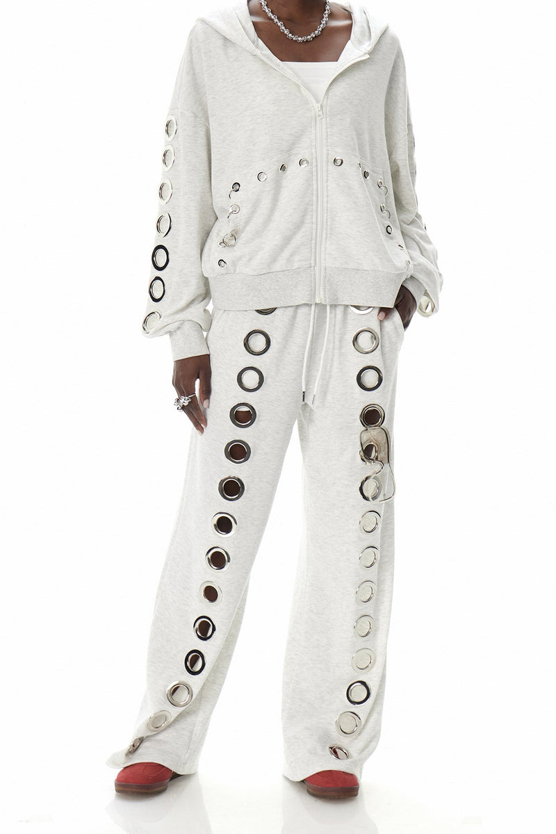 Effortlessly Elegant Pants with a Timeless Design