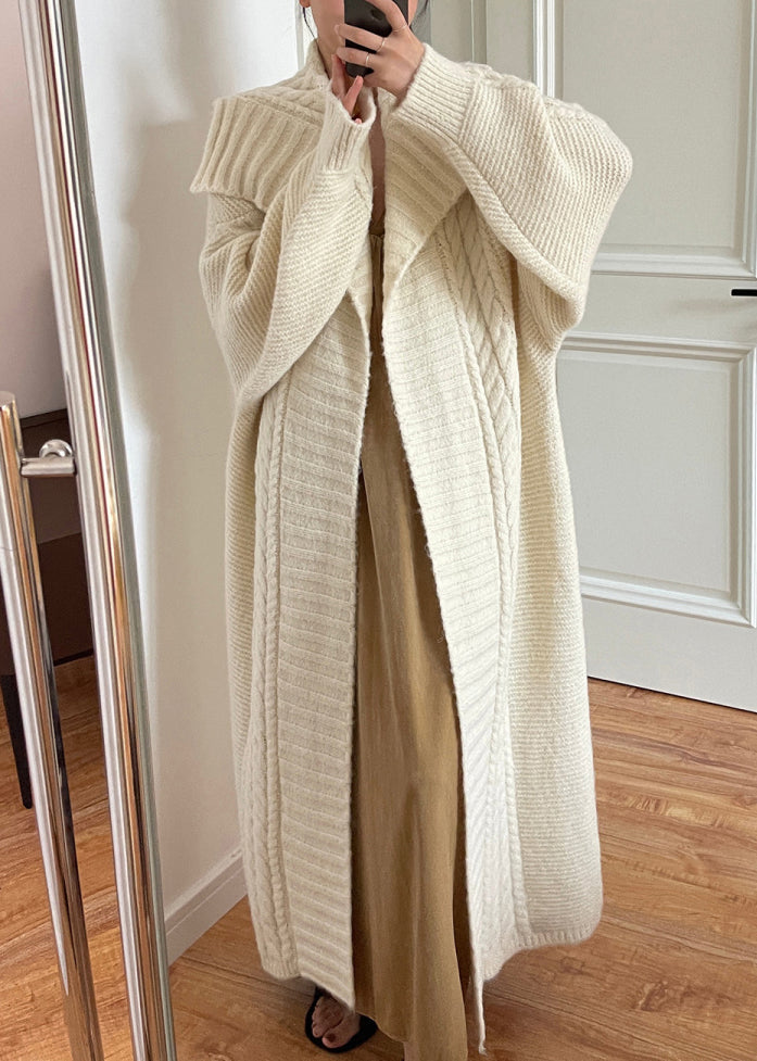 Well Tailored Cardigan with a Graceful Silhouette