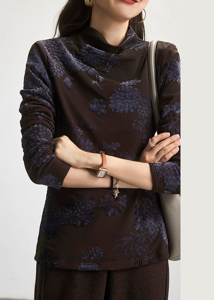 Classic Vintage Blouse with a Flattering Fit