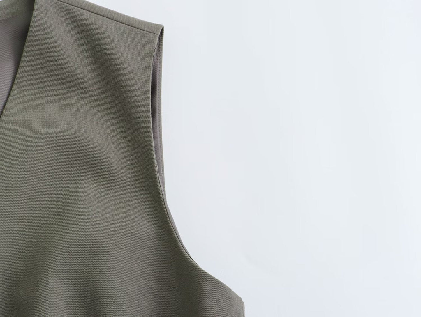 Elegantly Styled Pants for Everyday Wear