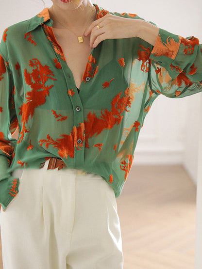 Well Tailored Blouse with a Graceful Silhouette