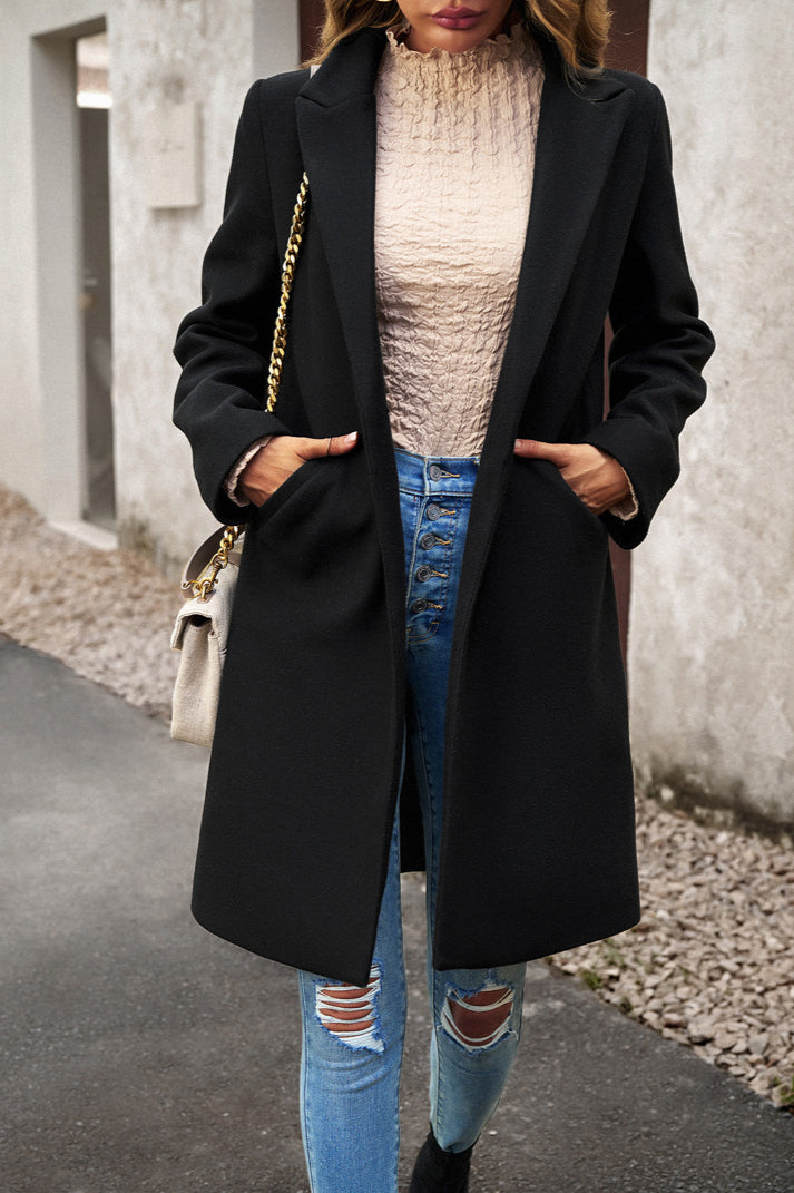 Well Tailored Coat with a Graceful Silhouette