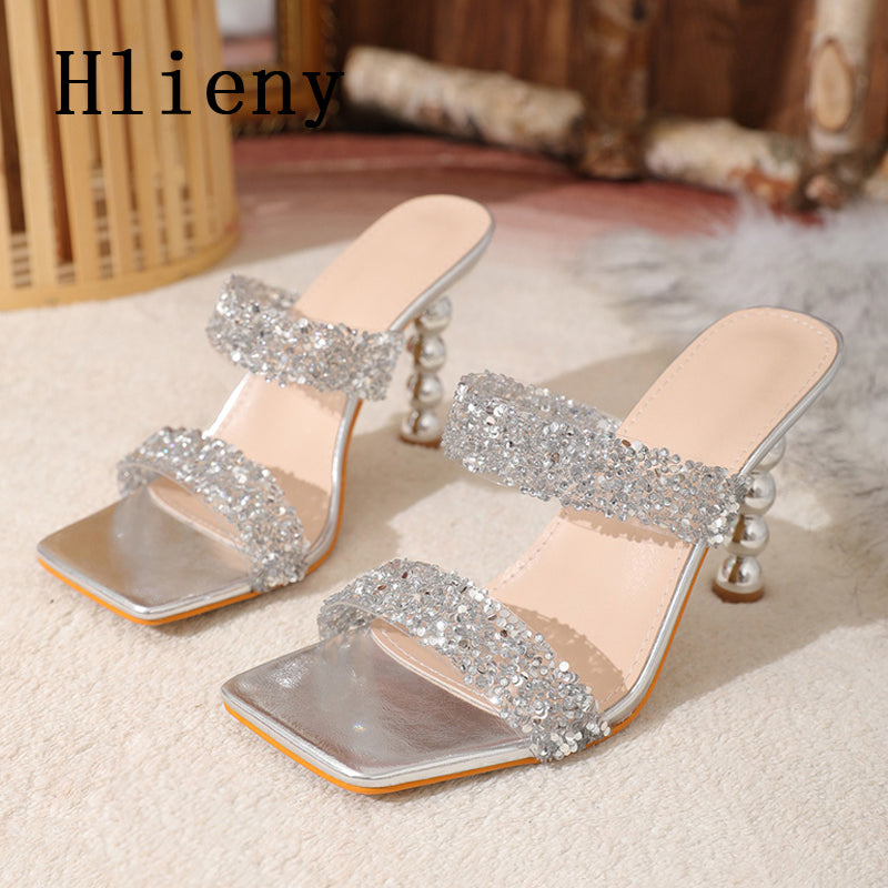 Beautifully Finished Heels in a Timeless Design