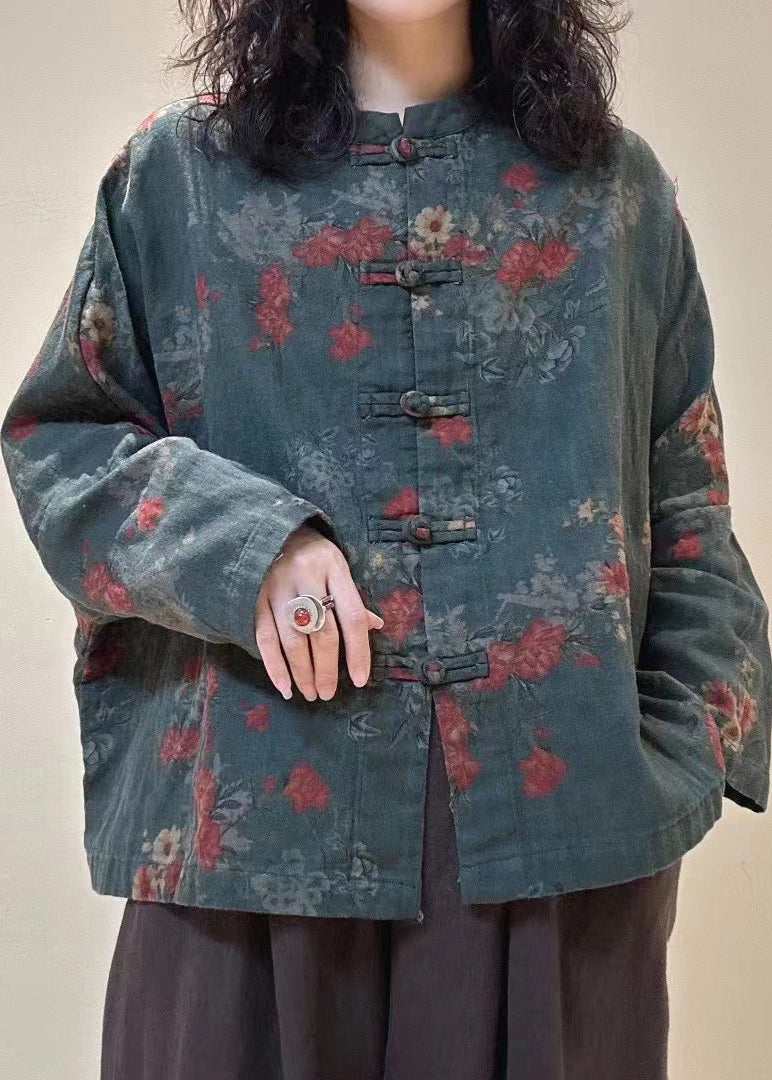 Classic Vintage Blouse with a Flattering Fit