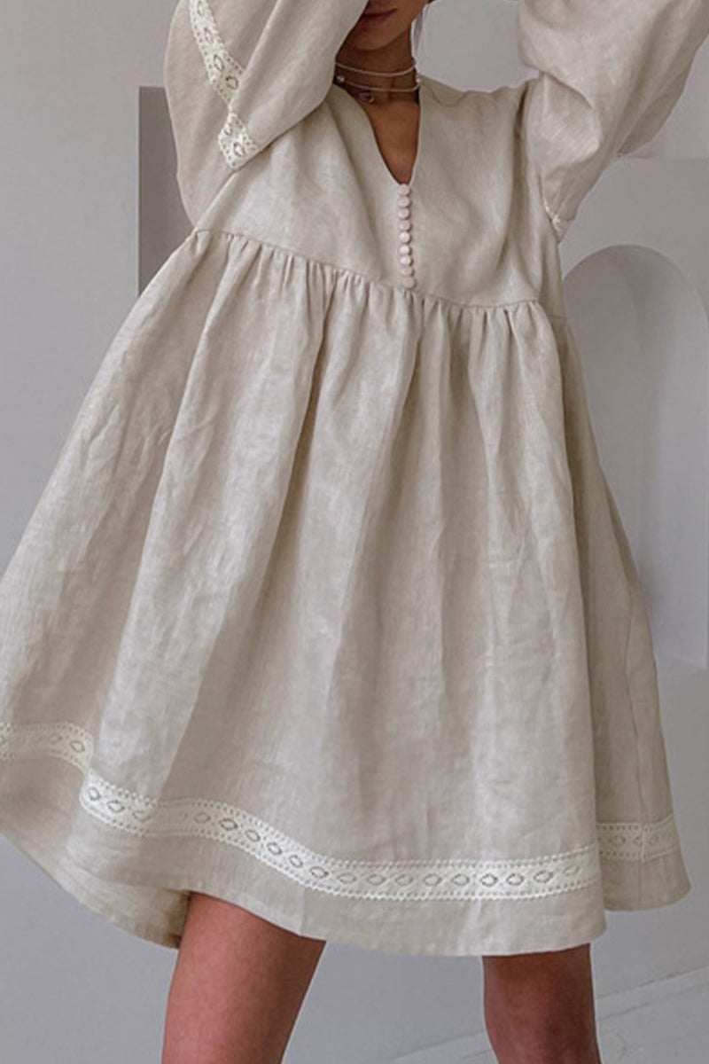 Effortlessly Elegant Dress with a Timeless Design
