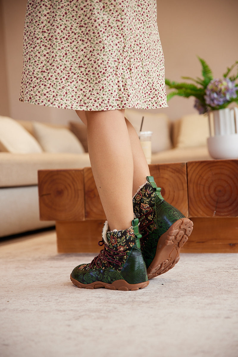 Beautifully Finished Boots in a Timeless Design