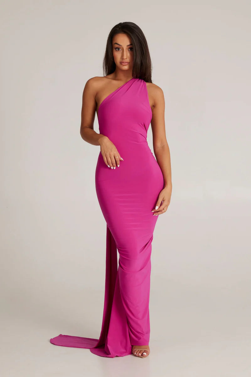 Well Tailored Garment with a Graceful Silhouette