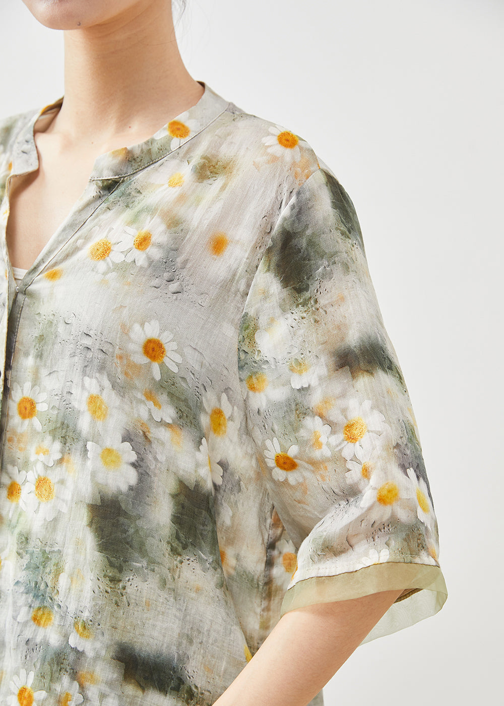 Well Tailored Shirt with a Graceful Silhouette