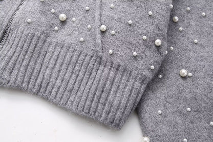 Well Tailored Sweater with a Graceful Silhouette