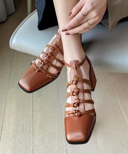 Effortlessly Elegant Sandals with a Timeless Design
