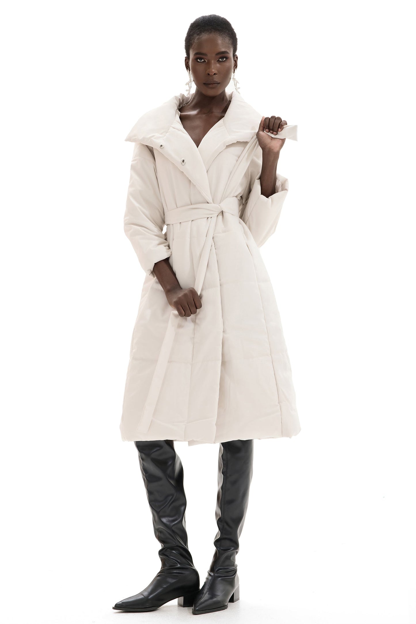 Effortlessly Elegant Coat with a Timeless Design