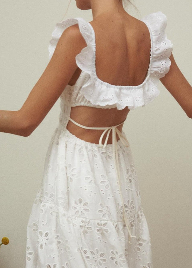 Effortlessly Elegant Dress with a Timeless Design