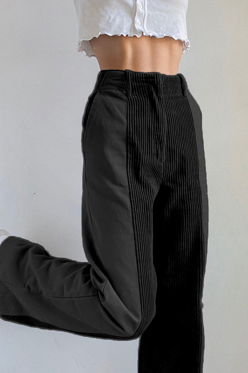 Effortlessly Elegant Pants with a Timeless Design