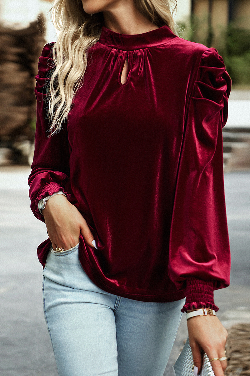Effortlessly Elegant Top with a Timeless Design