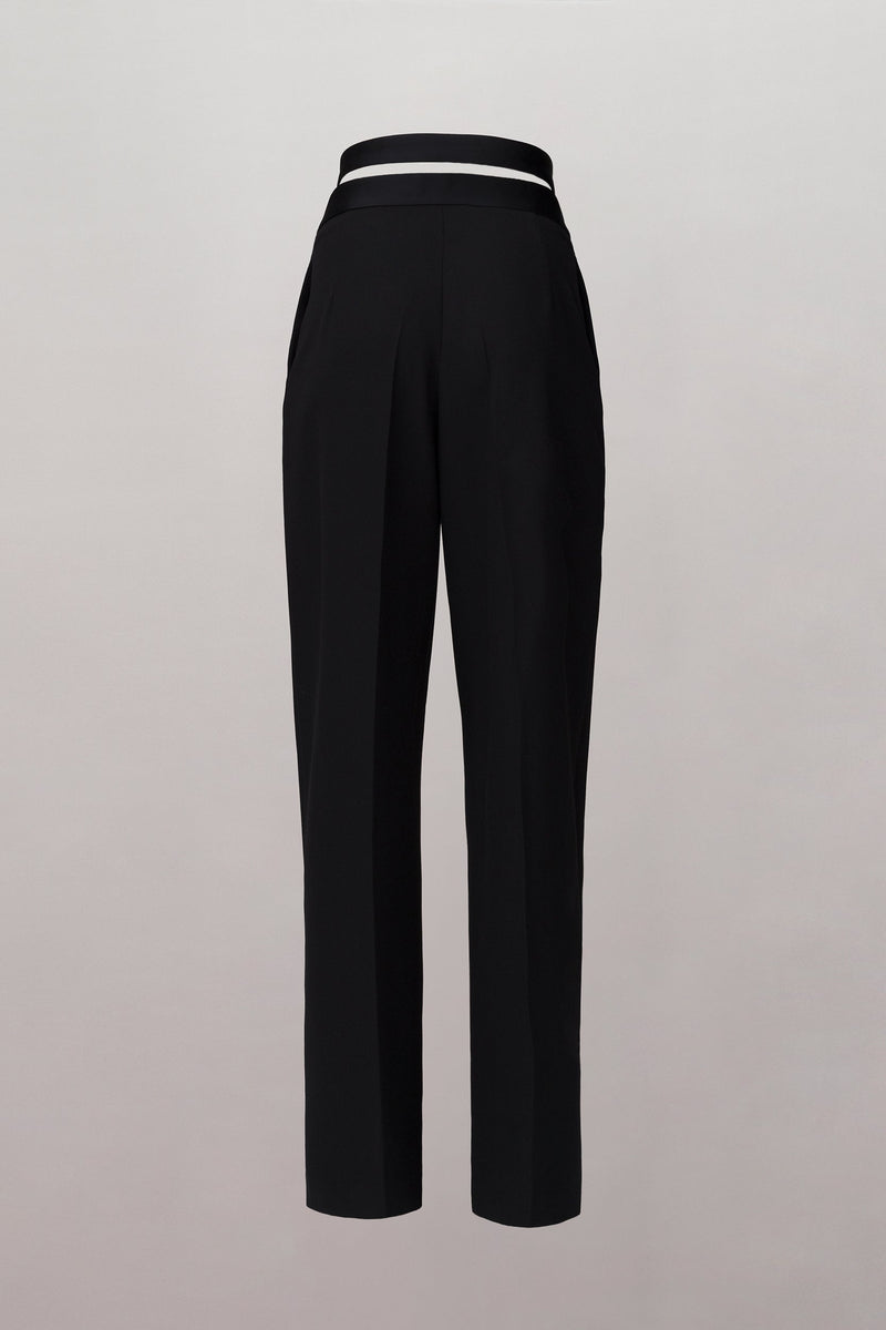 Beautifully Finished Pants in a Timeless Design