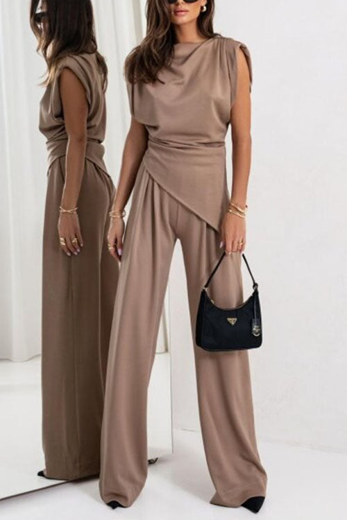 Well Tailored Pants with a Graceful Silhouette