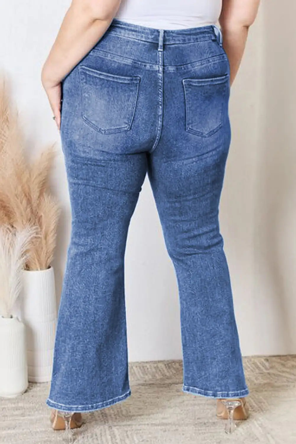 Gracefully Styled Garment for Any Occasion
