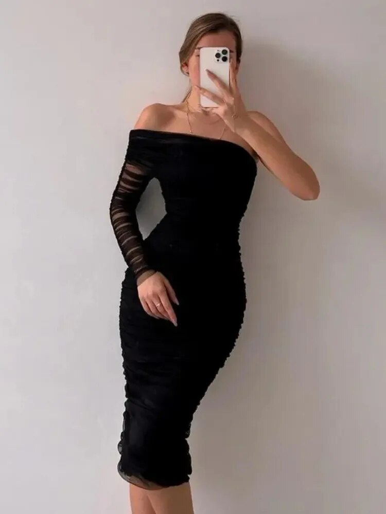 Classic Vintage Dress with a Flattering Fit