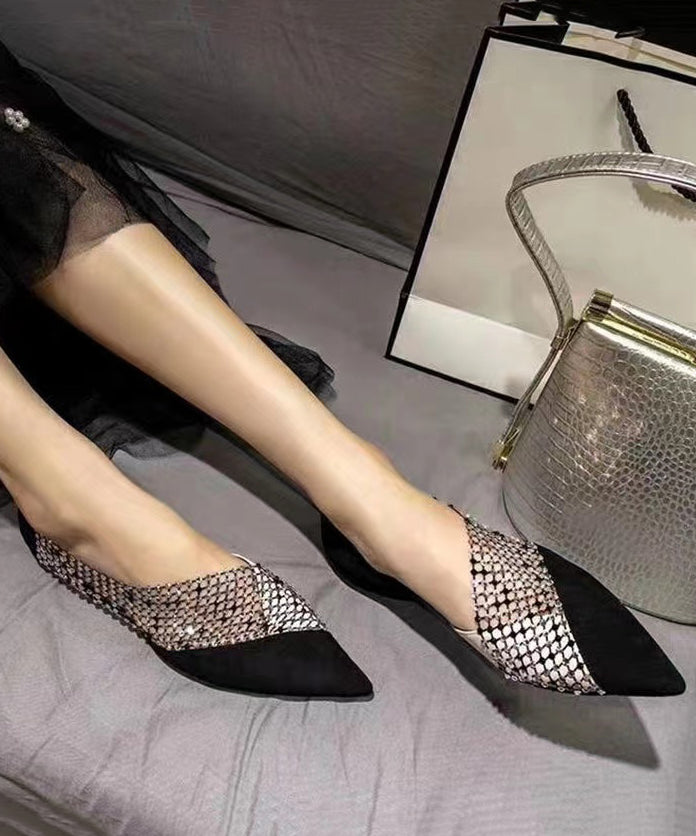 Effortlessly Elegant Shoes with a Timeless Design
