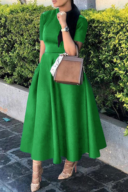 Beautifully Finished Dress in a Timeless Design