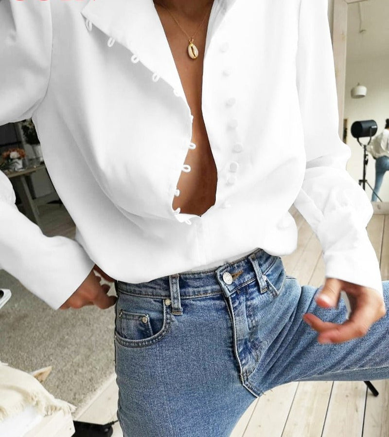 Effortlessly Elegant Blouse with a Timeless Design