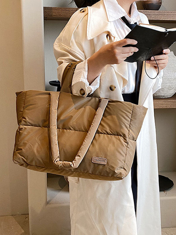 Well Tailored Bag with a Graceful Silhouette