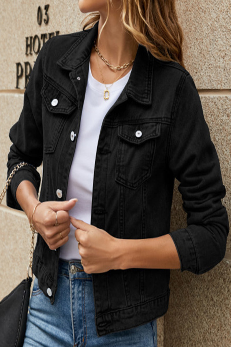 Effortlessly Elegant Garment with a Timeless Design
