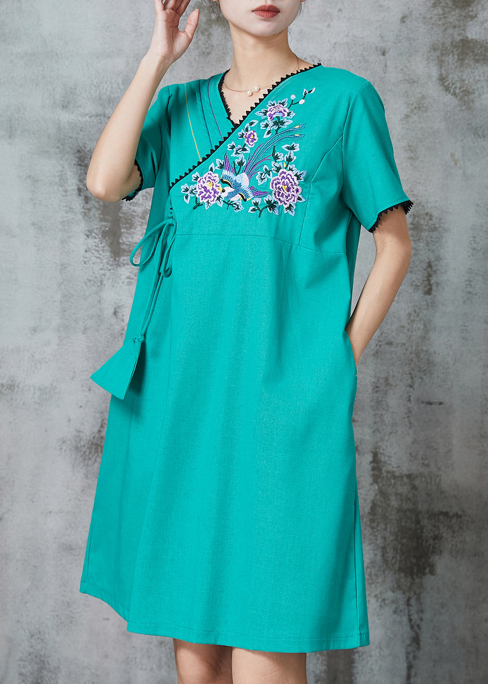 Well Tailored Dress with a Graceful Silhouette