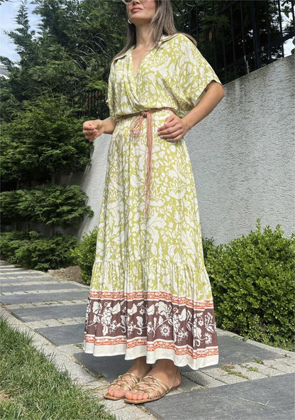 Effortlessly Elegant Dress with a Timeless Design