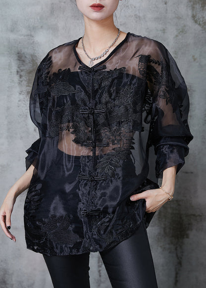 Beautifully Finished Blouse in a Timeless Design