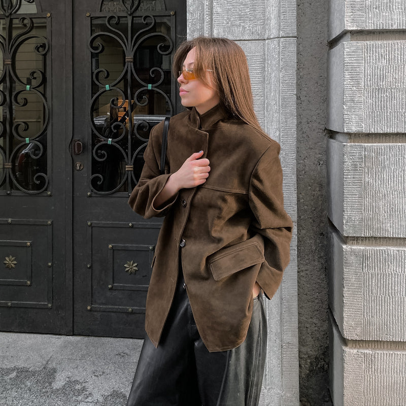 Effortlessly Elegant Jacket with a Timeless Design