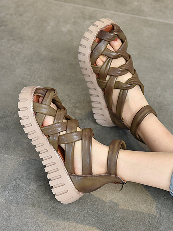 Effortlessly Elegant Sandals with a Timeless Design