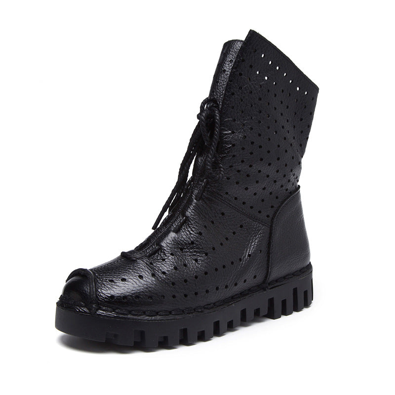 Effortlessly Elegant Boots with a Timeless Design