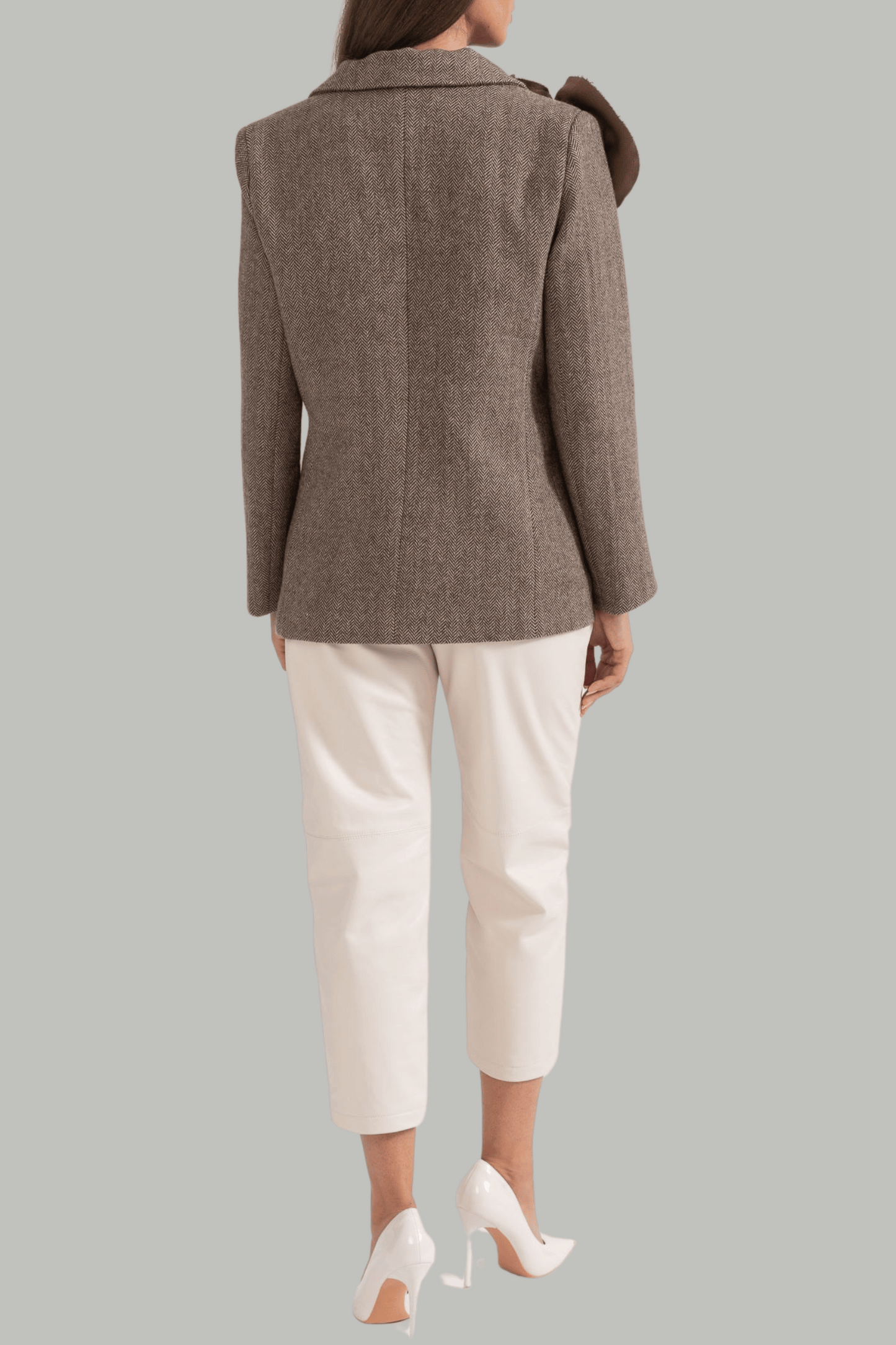 Effortlessly Elegant Garment with a Timeless Design