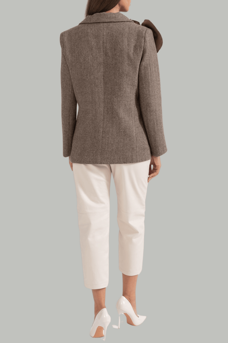Effortlessly Elegant Garment with a Timeless Design