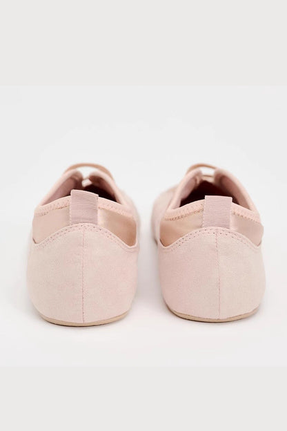 Sophisticated Garment with a Clean Classic Look
