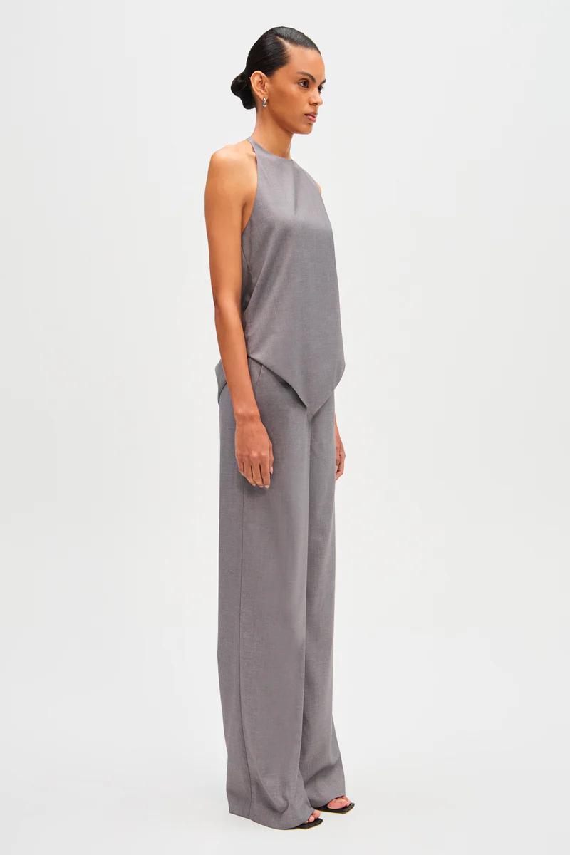 Effortlessly Elegant Pants with a Timeless Design