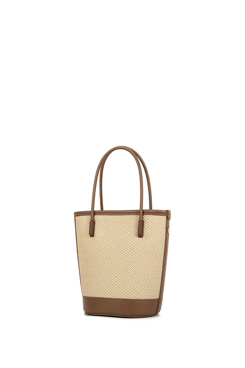 Effortlessly Elegant Bag with a Timeless Design