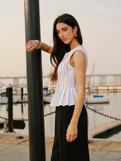 Well Tailored Top with a Graceful Silhouette