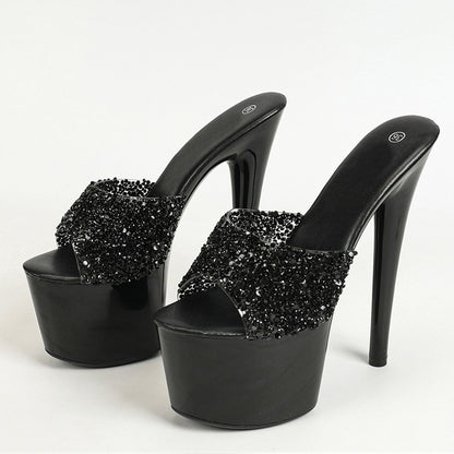 Effortlessly Elegant Heels with a Timeless Design
