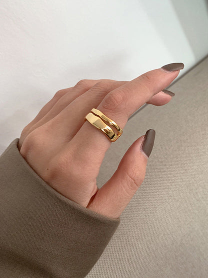Sophisticated Garment with a Clean Classic Look