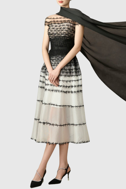 Well Tailored Dress with a Graceful Silhouette