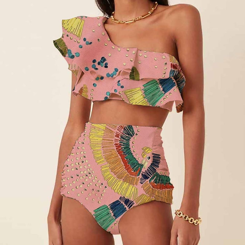 Beautifully Finished Bikini in a Timeless Design