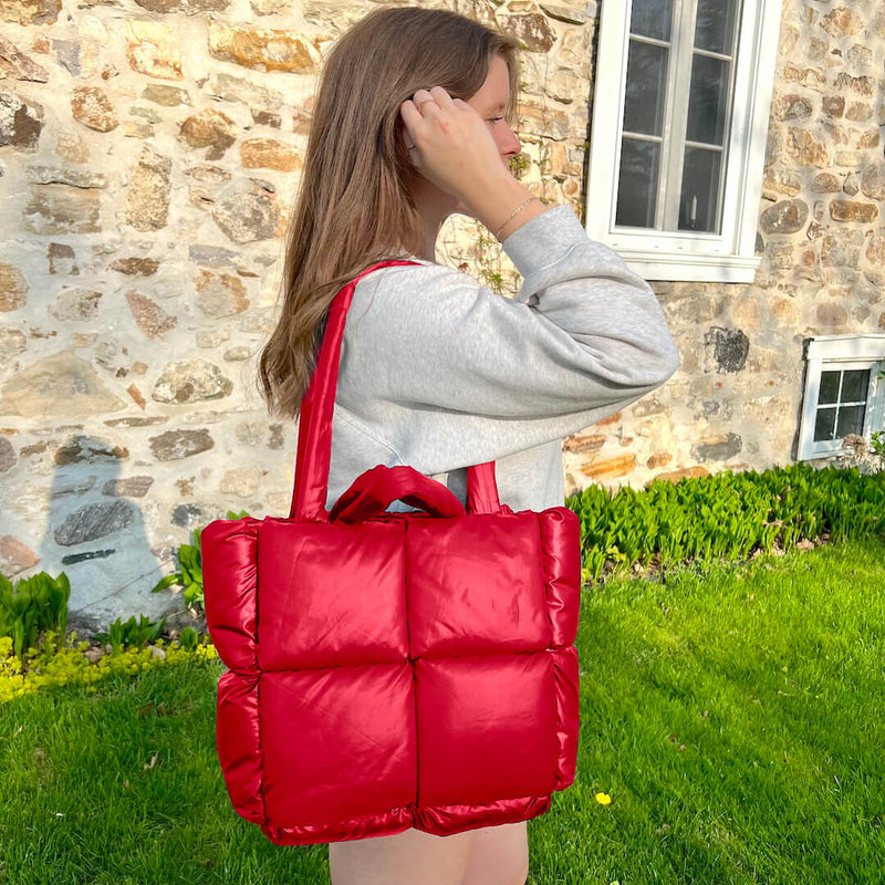 Well Tailored Bag with a Graceful Silhouette