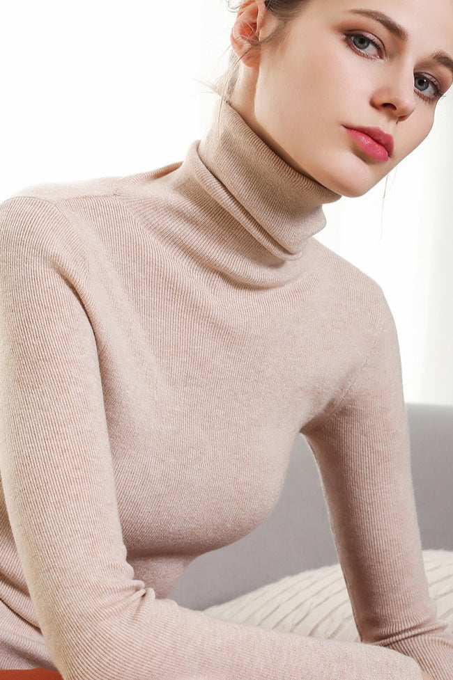 Well Tailored Top with a Graceful Silhouette