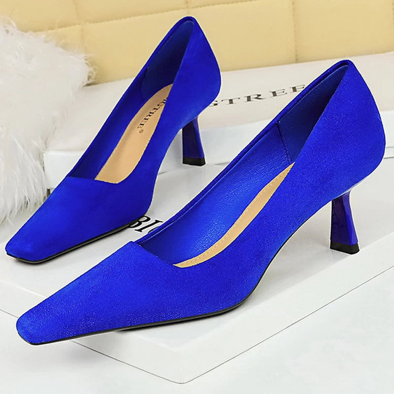 Well Tailored Heels with a Graceful Silhouette