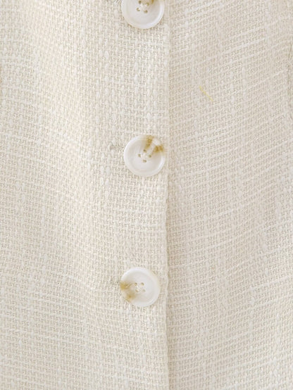 Well Tailored Top with a Graceful Silhouette