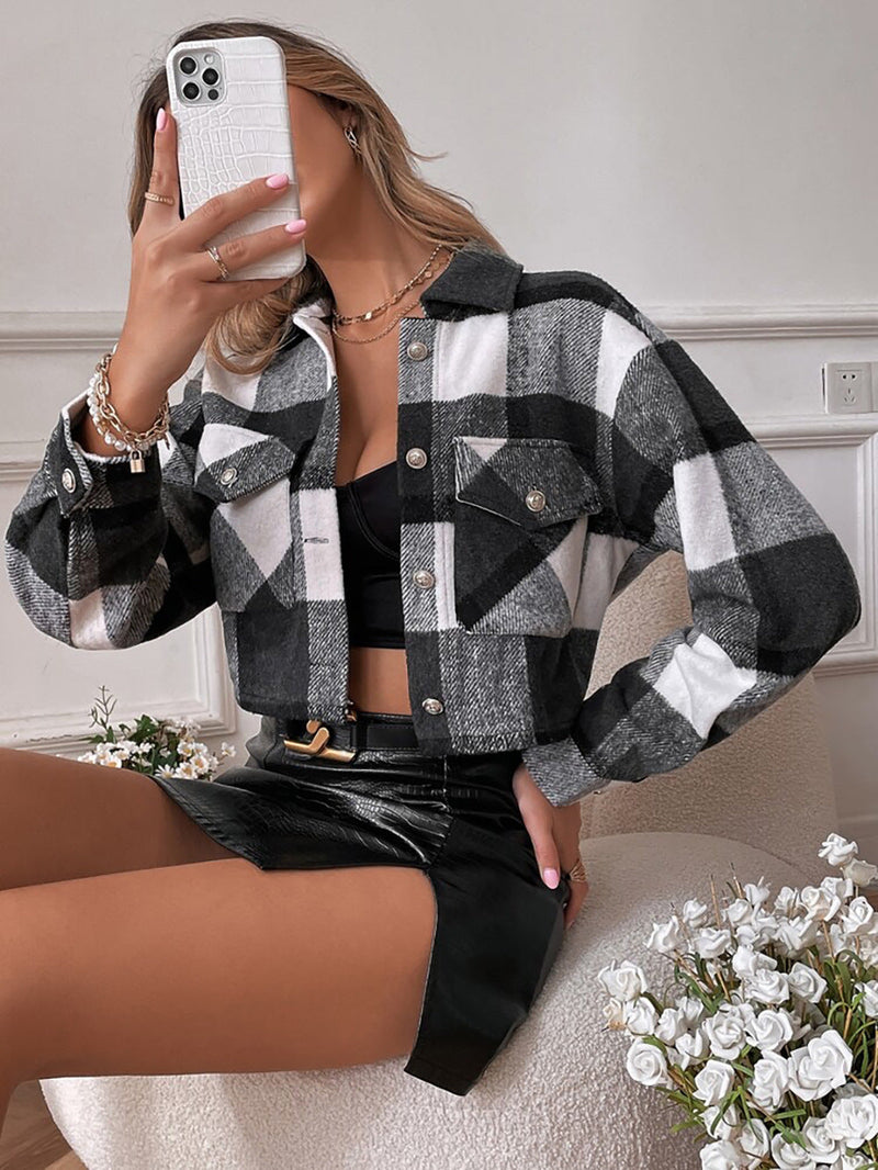 Effortlessly Elegant Coat with a Timeless Design