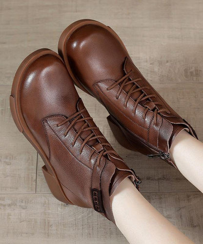 Well Tailored Boots with a Graceful Silhouette