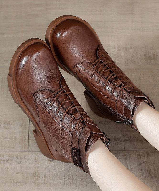 Well Tailored Boots with a Graceful Silhouette